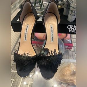 MANOLO BLAHNIK CATALINA BLACK SATIN FEATHER HEELS SHOES size 38